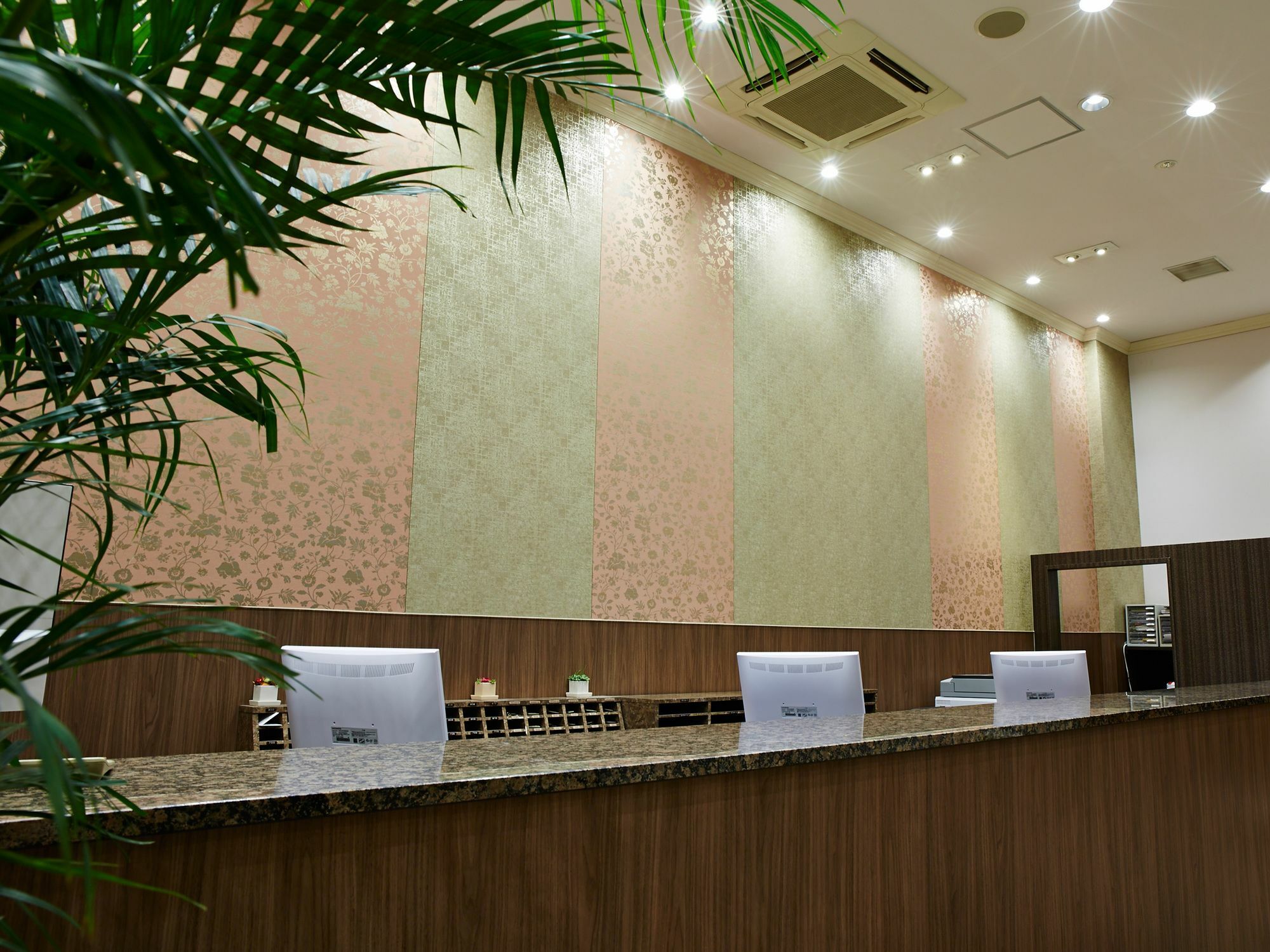 S.Training Center Hotel Oszaka Kültér fotó